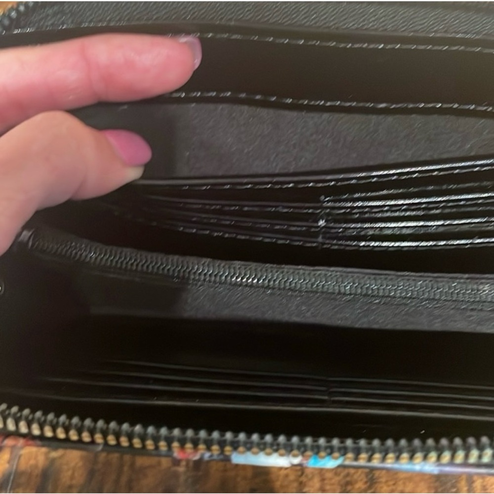 Betsey Johnson Long Wallet • Floral Design • NWOT - Picture 2 of 4